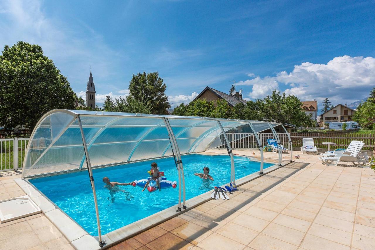 Hotel Restaurant Le Chamois Ancelle Bagian luar foto