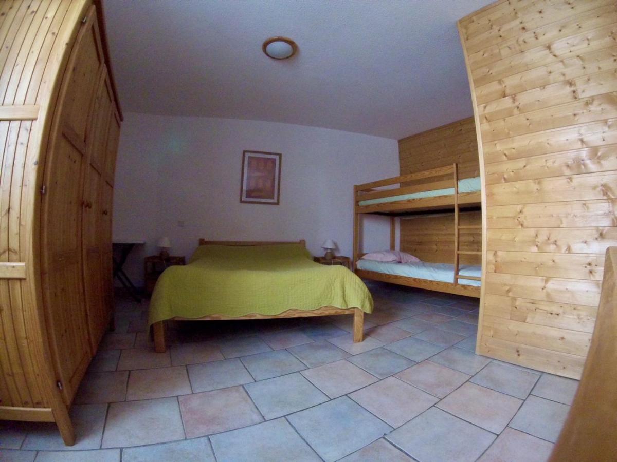 Hotel Restaurant Le Chamois Ancelle Bagian luar foto