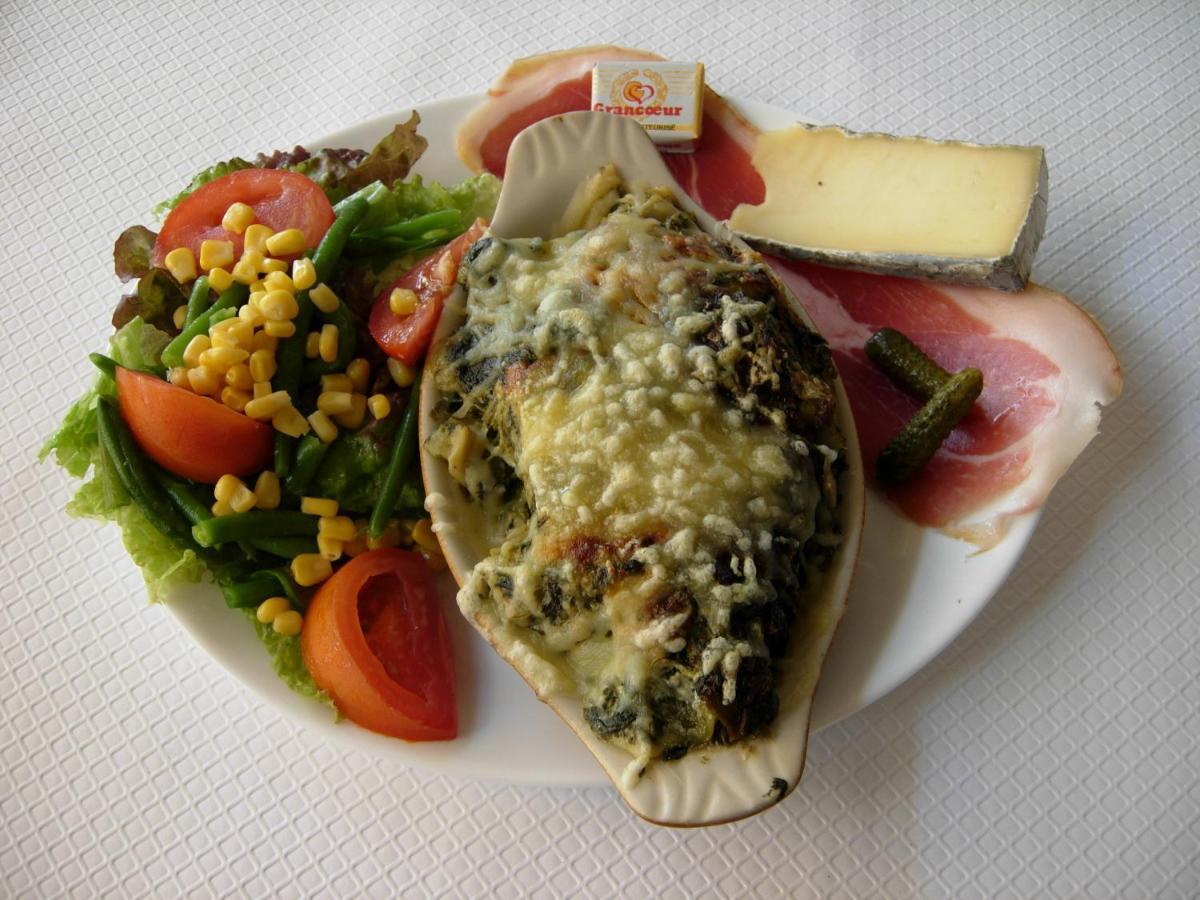 Hotel Restaurant Le Chamois Ancelle Bagian luar foto