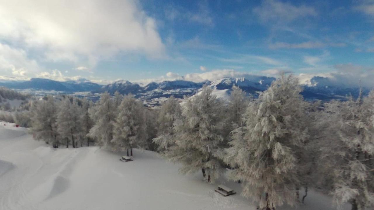 Hotel Restaurant Le Chamois Ancelle Bagian luar foto