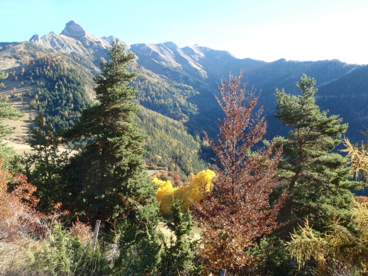 Hotel Restaurant Le Chamois Ancelle Bagian luar foto